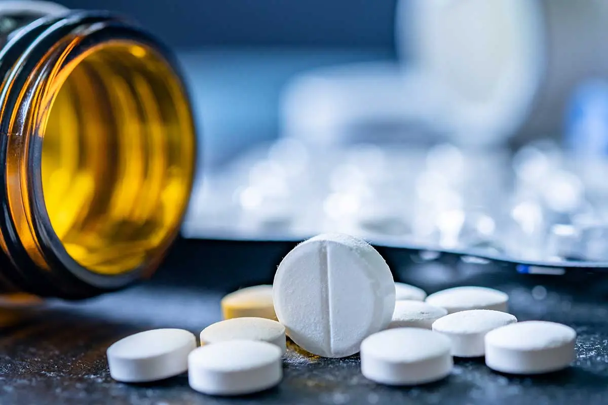 10-What-is-a-Stimulant a handful of stimulants fell out of a bottle