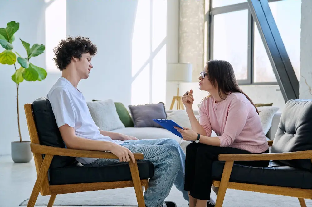 Therapist providing CBT for treating OCD and OCPD