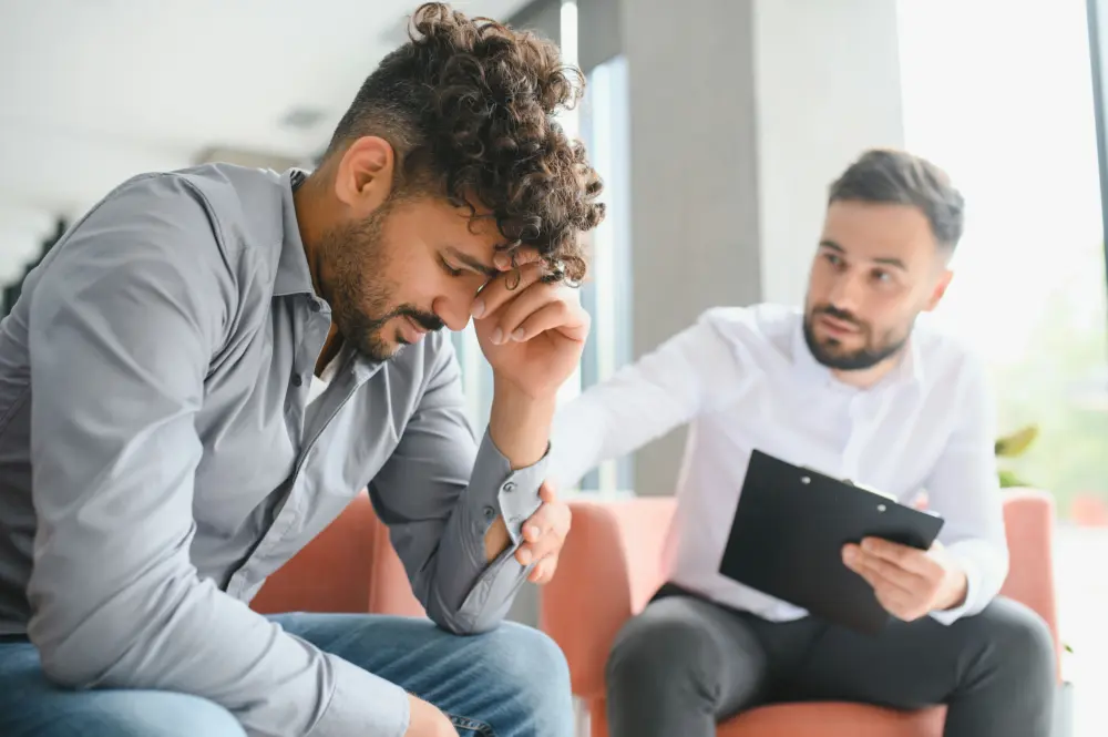 Therapist providing individual counseling during residential treatment for mental health