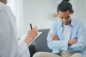 a person meets with a therapist during mental health services in florida 